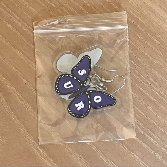 *NEW* OLIVIA RODRIGO Themed SOUR Butterfly Earrings - Picture 2 of 5